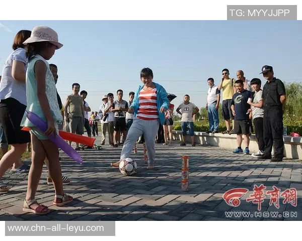 情趣足球宝贝带你领略激情与魅力的完美结合，享受运动与美丽的双重体验